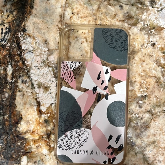 Assorted iPhone 11 Cases - Picture 13 of 16